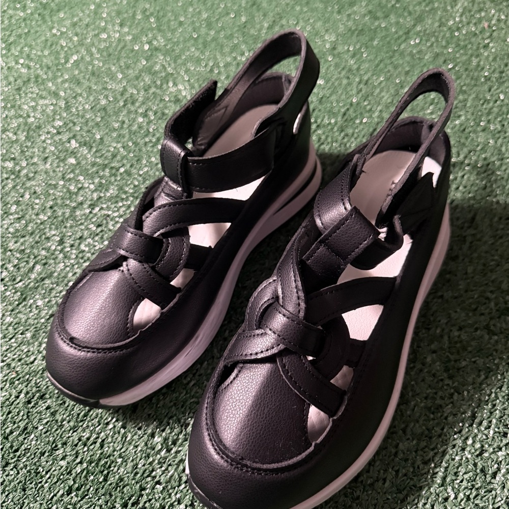 Elegant Black Women's Sandals - Picture 2 of 6